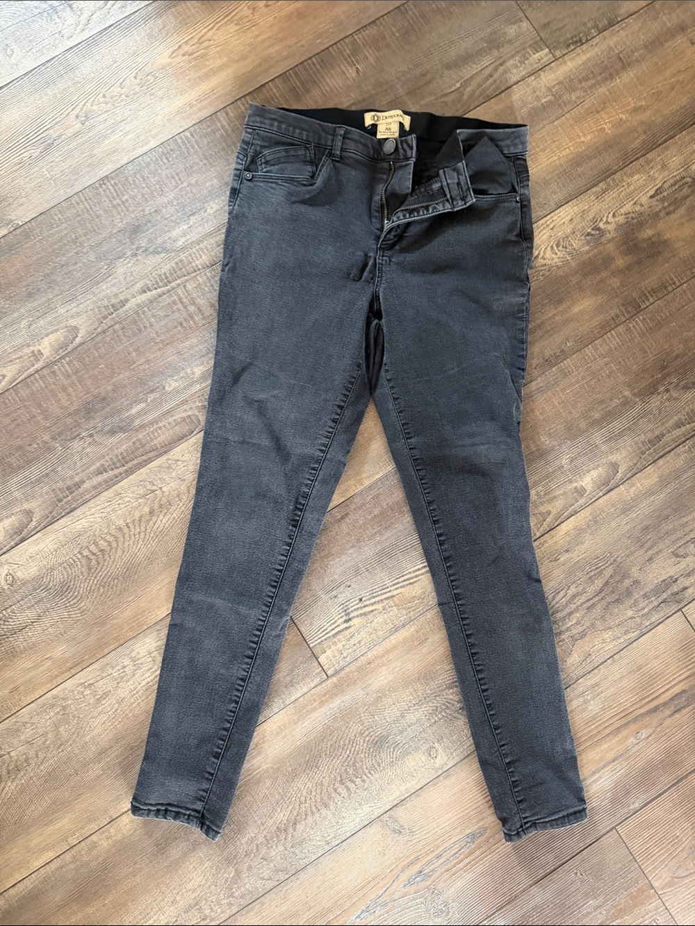 Democracy Black Skinny Jeans - Sleek Stretch Fit